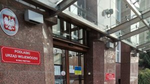 polska gratis, Podlaski Urząd Wojewódzki, urząd wojewódzki Białystok, legalizacja pobytu Białystok, paszporty Białystok, obywatelstwo polskie, karta pobytu, karta Polaka, kontakt PUW, Mickiewicza 3 Białystok, Bema 4 paszporty, cudzoziemcy Białystok, świadczenia rodzinne, urząd dla cudzoziemców, wojewoda podlaski, PUW Białystok